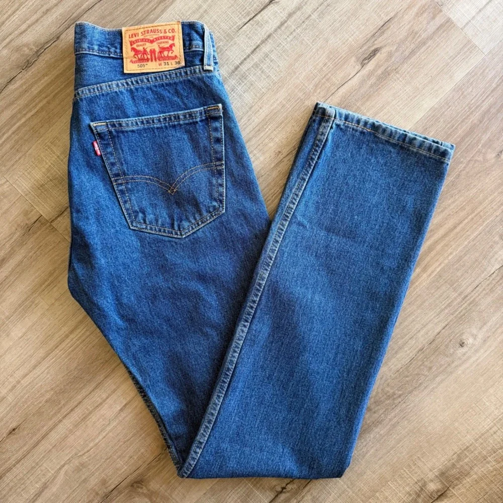 Levis 505 Regular Fit Straight Leg Jeans Medium Wash Blue 31x36 00505-4886